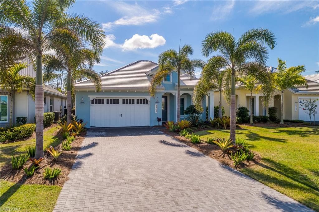 6303 Antigua Way, Naples, FL 34113-4