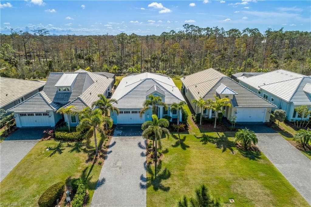 6303 Antigua Way, Naples, FL 34113-4