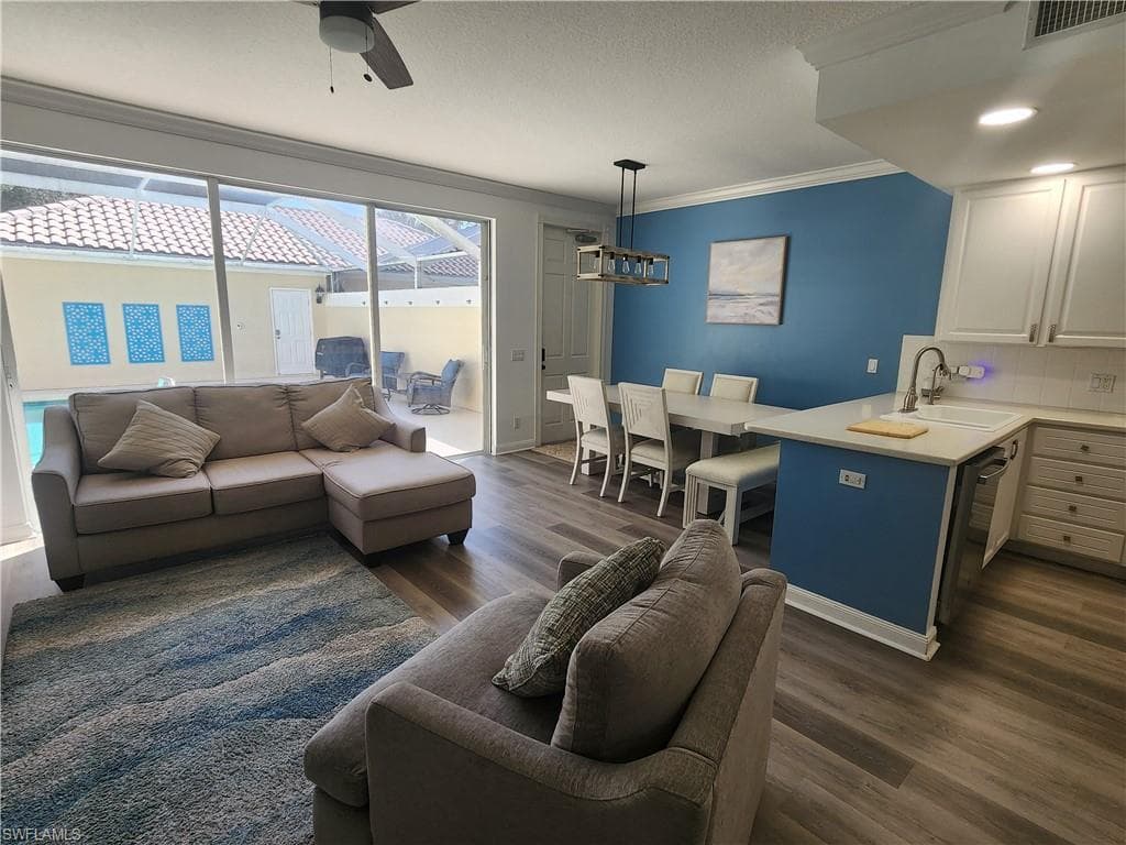 3502 Zanzibar Way, Naples, FL 34119-17
