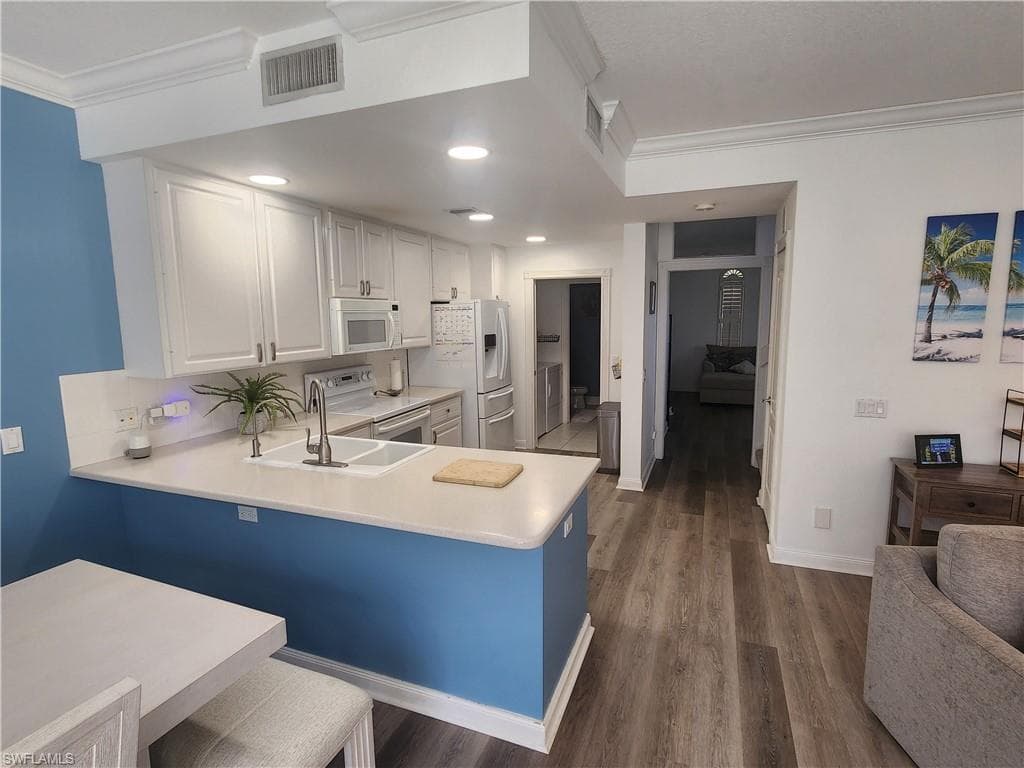 3502 Zanzibar Way, Naples, FL 34119-18