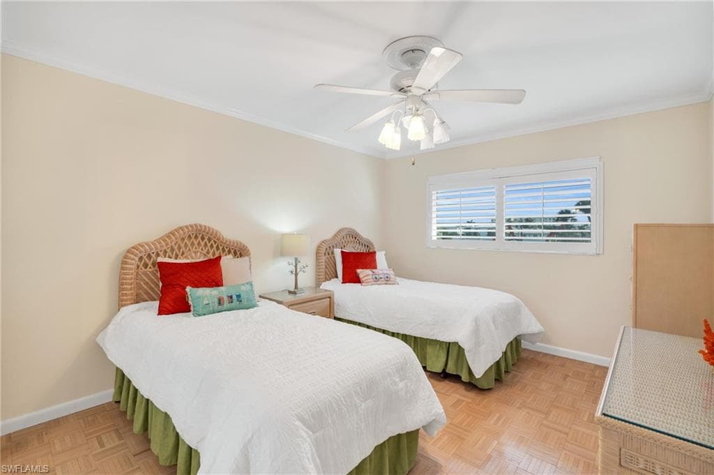 2100 Gulf Shore Blvd N 206, Naples, FL 34102-19