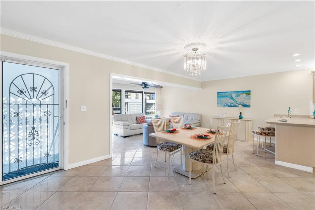 2100 Gulf Shore Blvd N 206, Naples, FL 34102-23