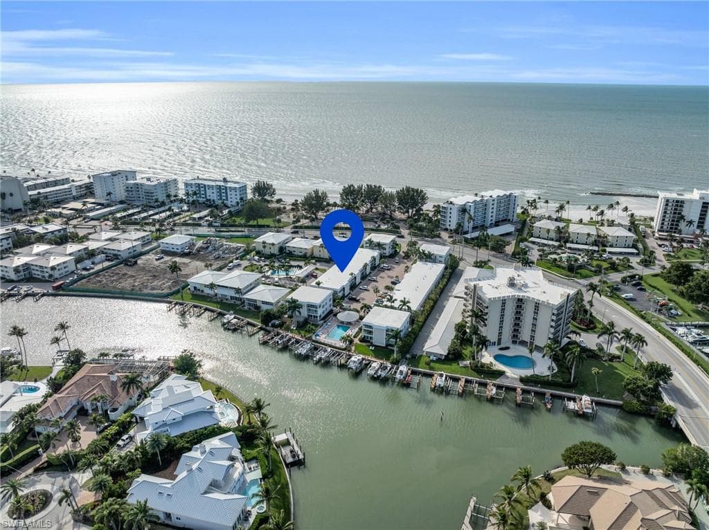 2100 Gulf Shore Blvd N 206, Naples, FL 34102-26