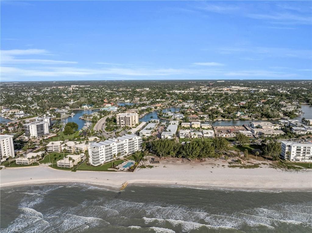 2100 Gulf Shore Blvd N 206, Naples, FL 34102-3