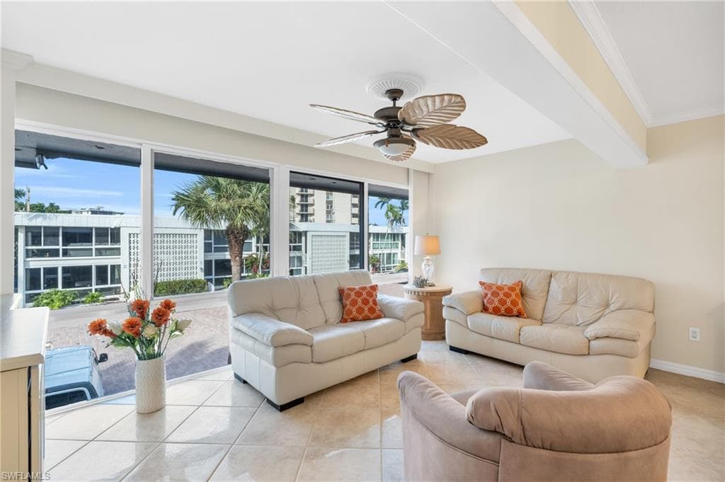 2100 Gulf Shore Blvd N 206, Naples, FL 34102-8