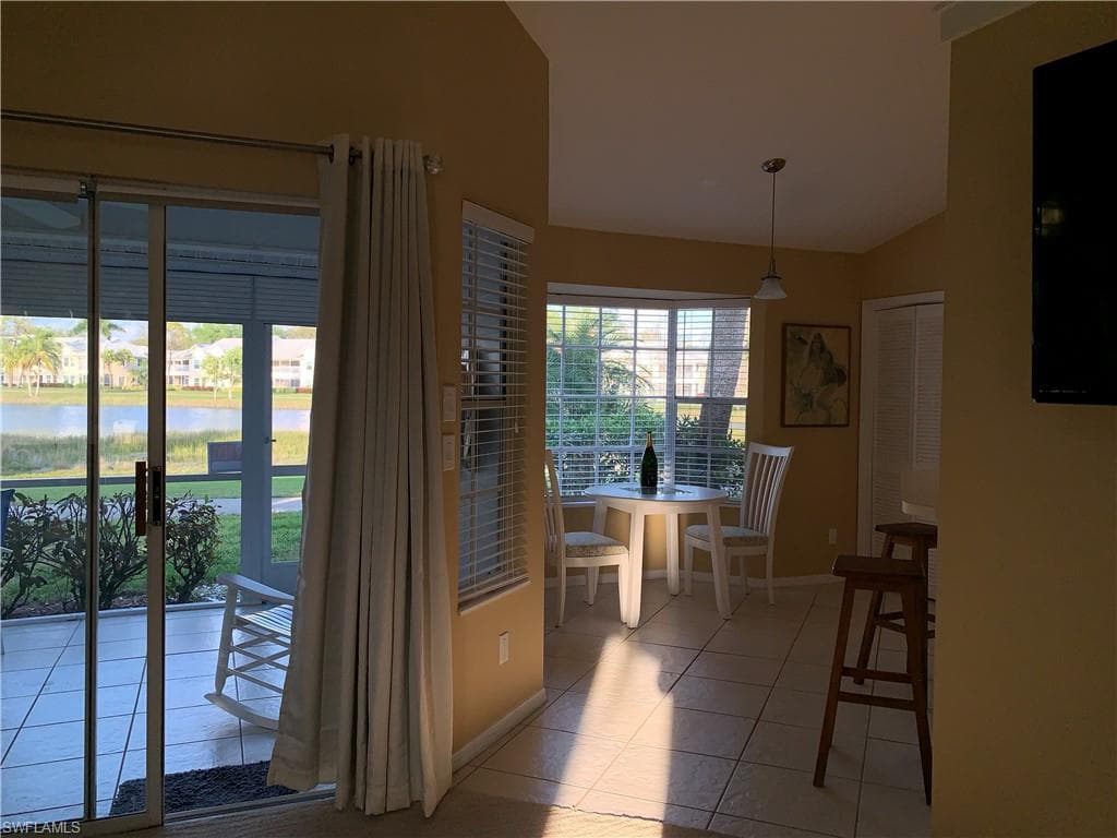 131 Bristol Ln C-16, Naples, FL 34112-9