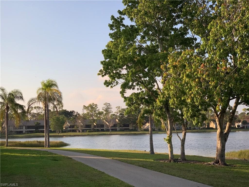 131 Bristol Ln C-16, Naples, FL 34112-4