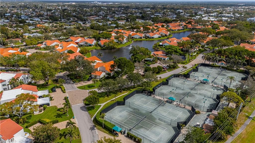 589 Beachwalk Cir P102, Naples, FL 34108-4