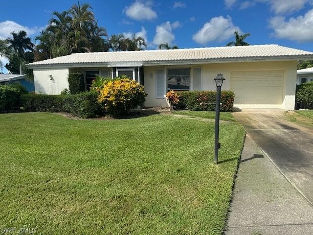 44 Lanai Cir 44, Naples, FL 34112-1