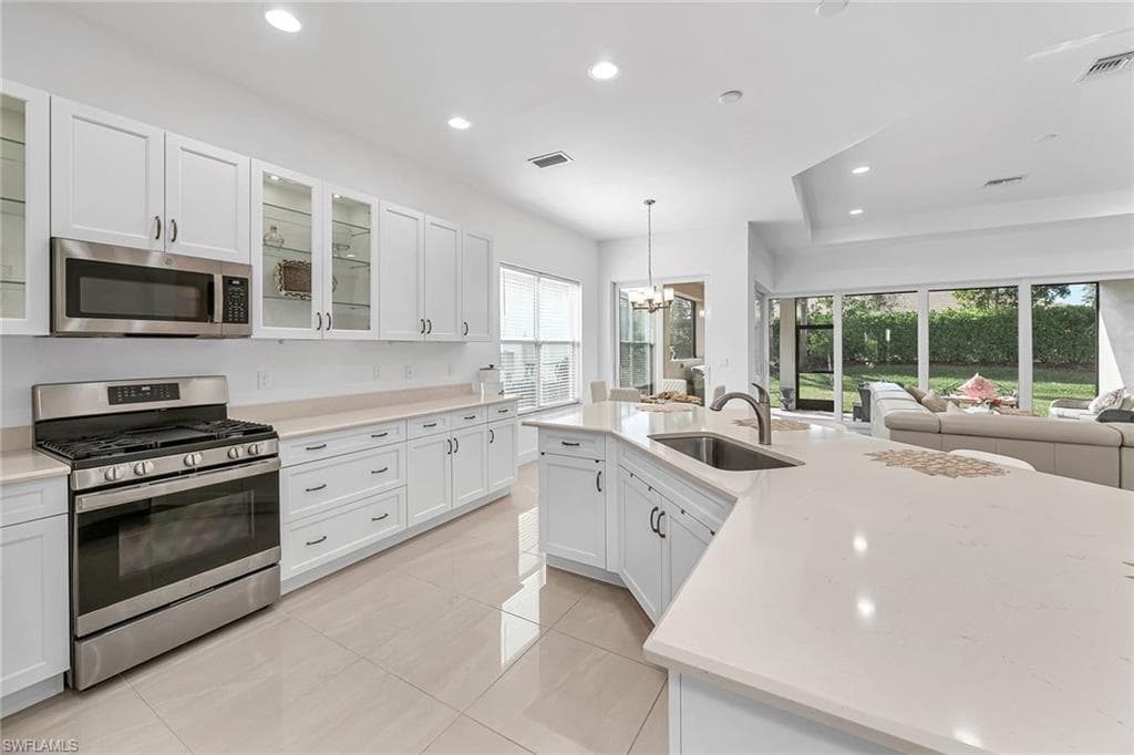 28604 Moraga Ln, Bonita Springs, FL 34135-12