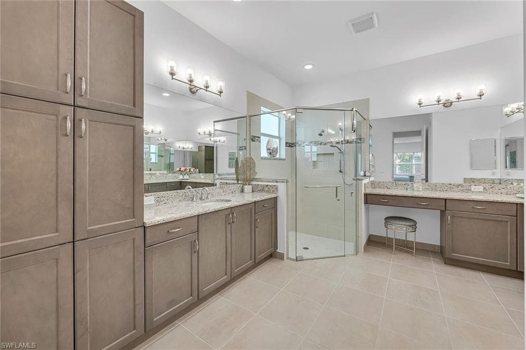 28604 Moraga Ln, Bonita Springs, FL 34135-23