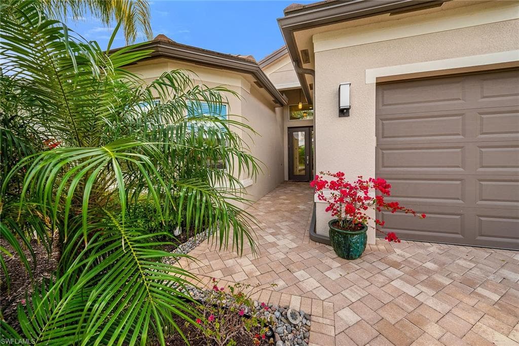 28604 Moraga Ln, Bonita Springs, FL 34135-38