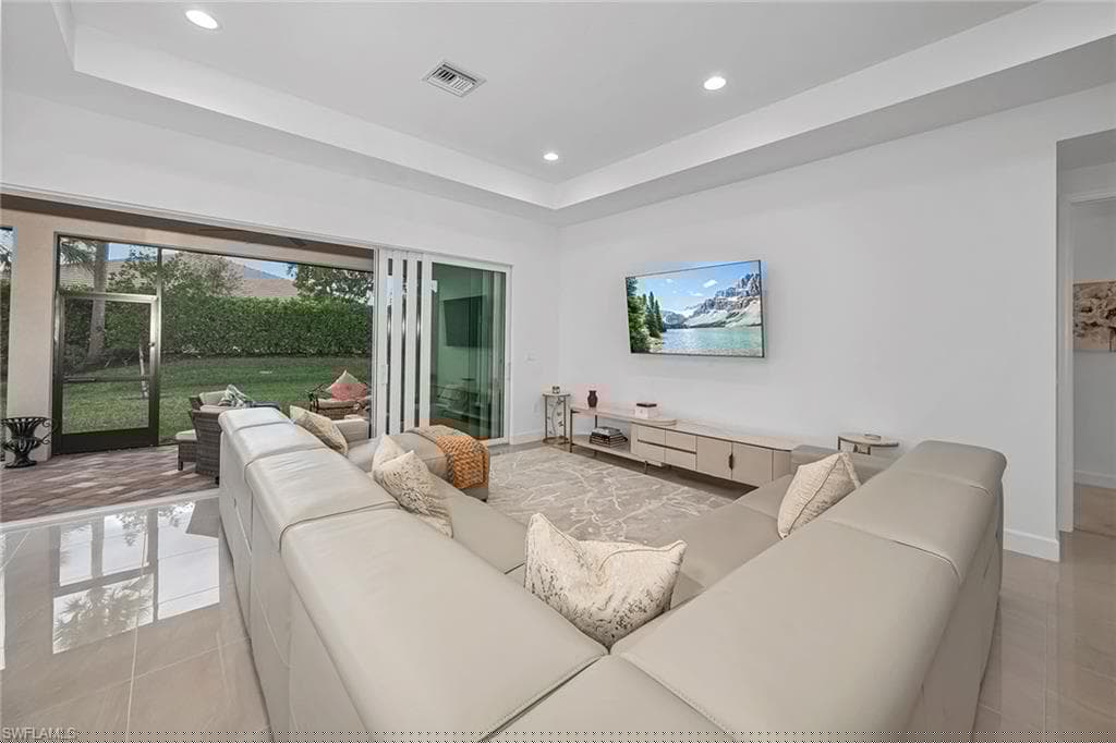 28604 Moraga Ln, Bonita Springs, FL 34135-8