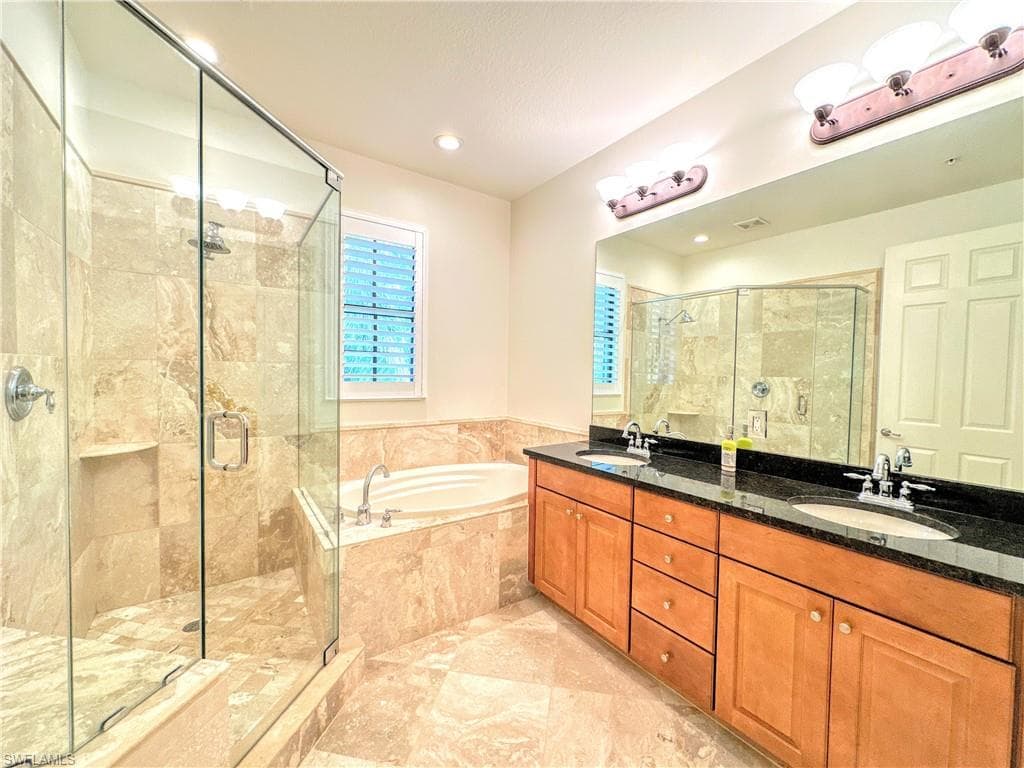 9137 Chula Vista St 12602, Naples, FL 34113-16