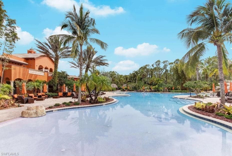 9137 Chula Vista St 12602, Naples, FL 34113-23