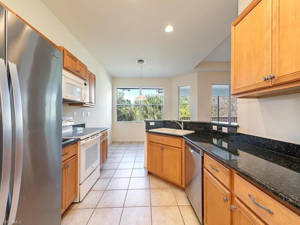 12854 Carrington Cir 203, Naples, FL 34105-5