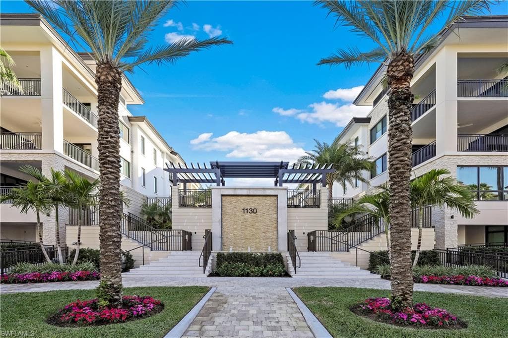 1130 3rd Ave S 512, Naples, FL 34102-1