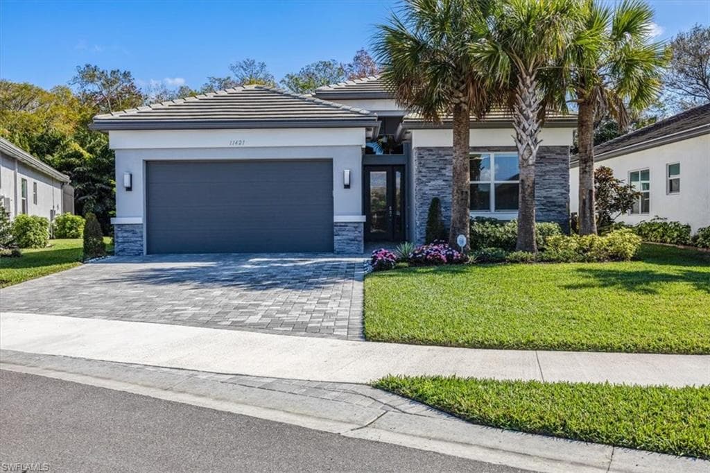 11421 Jacaranda Dr, Naples, FL 34120-3