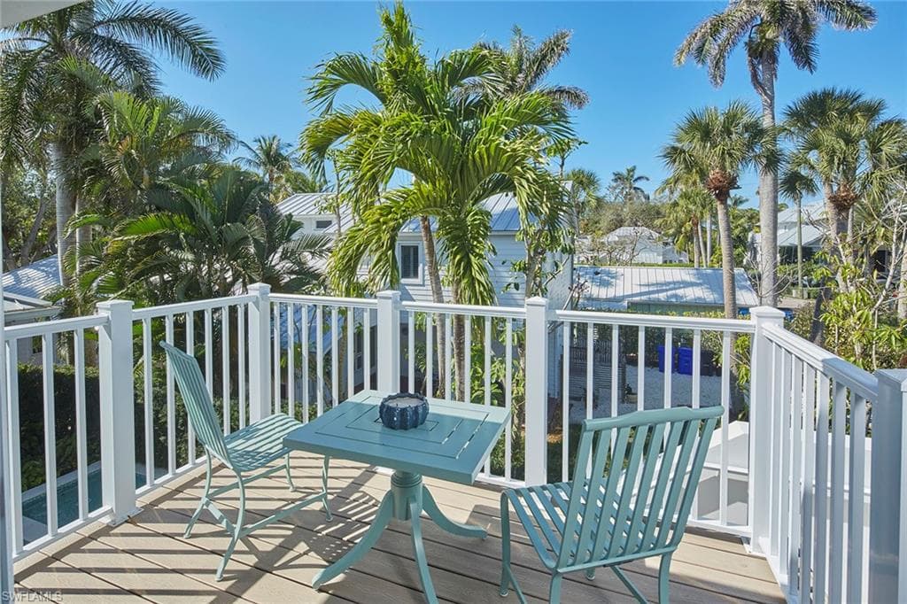 231 11th Ave S, Naples, FL 34102-16
