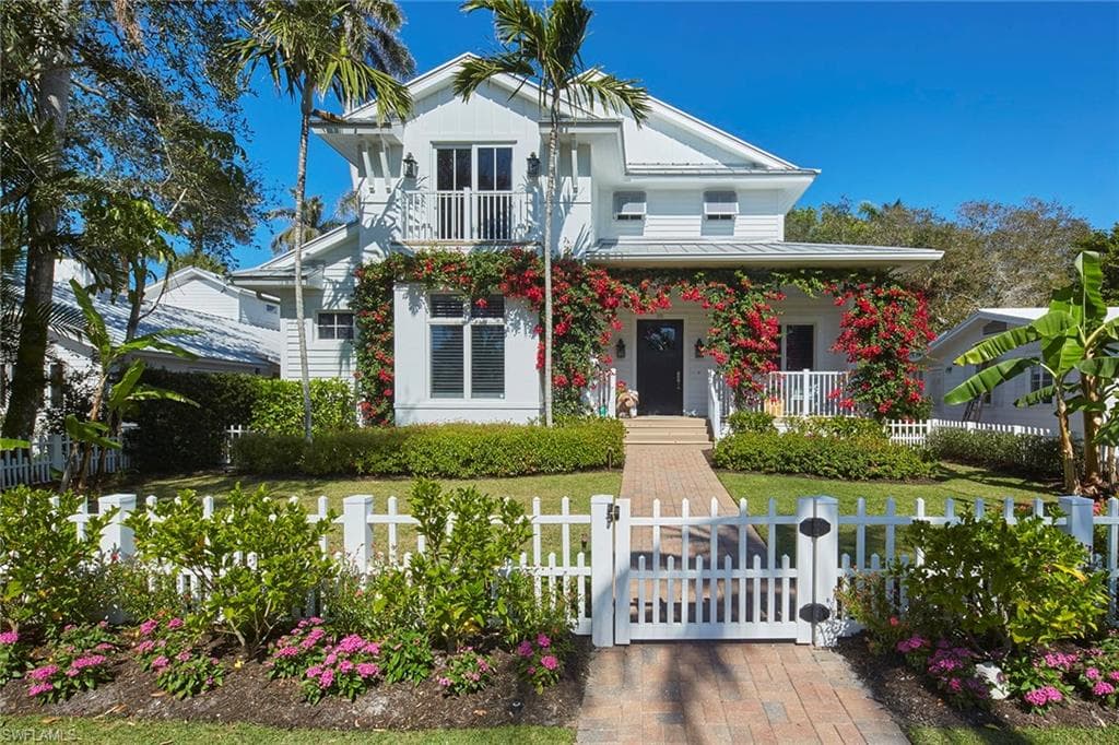 231 11th Ave S, Naples, FL 34102-1