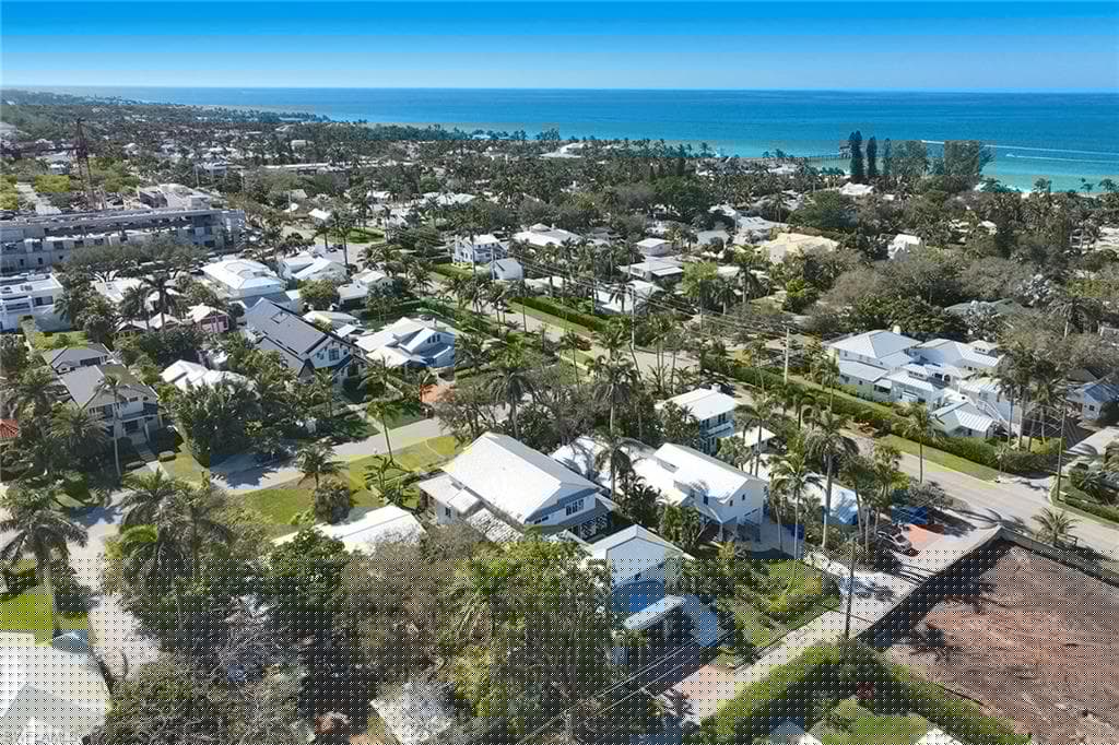 231 11th Ave S, Naples, FL 34102-23