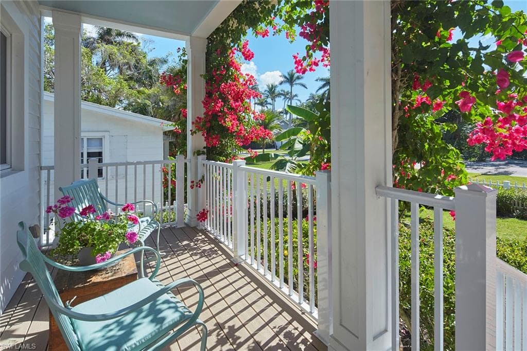 231 11th Ave S, Naples, FL 34102-8