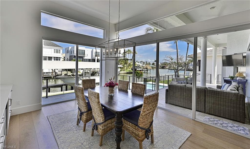 271 Bayview Ave, Naples, FL 34108-10