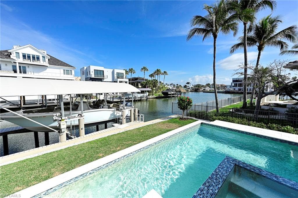 271 Bayview Ave, Naples, FL 34108-15