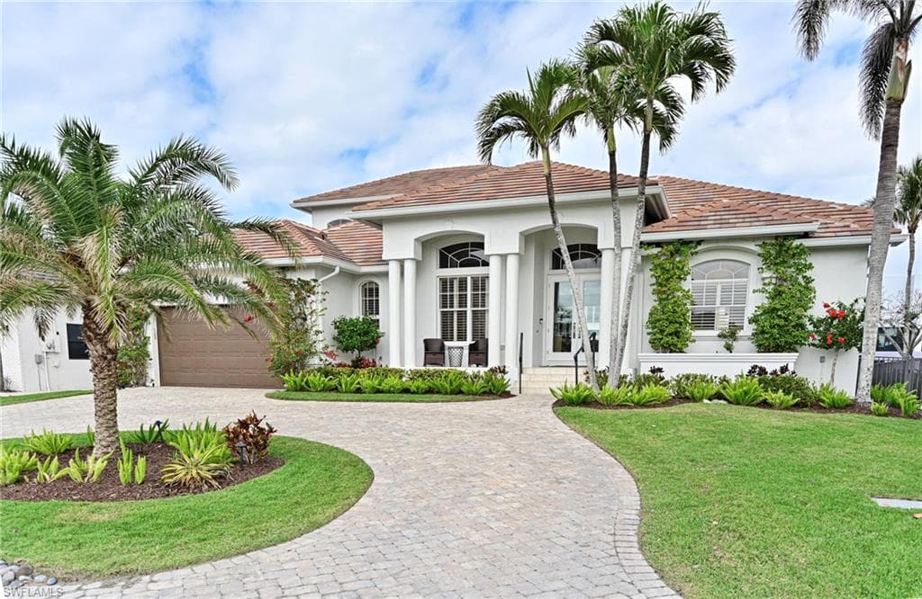 271 Bayview Ave, Naples, FL 34108-1