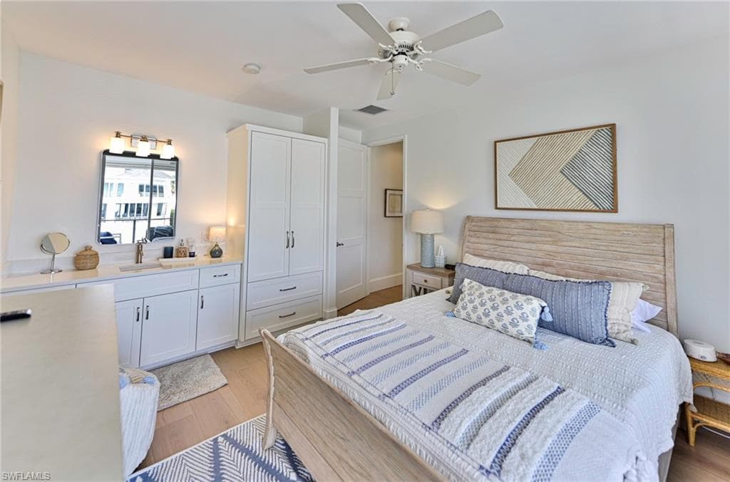271 Bayview Ave, Naples, FL 34108-30