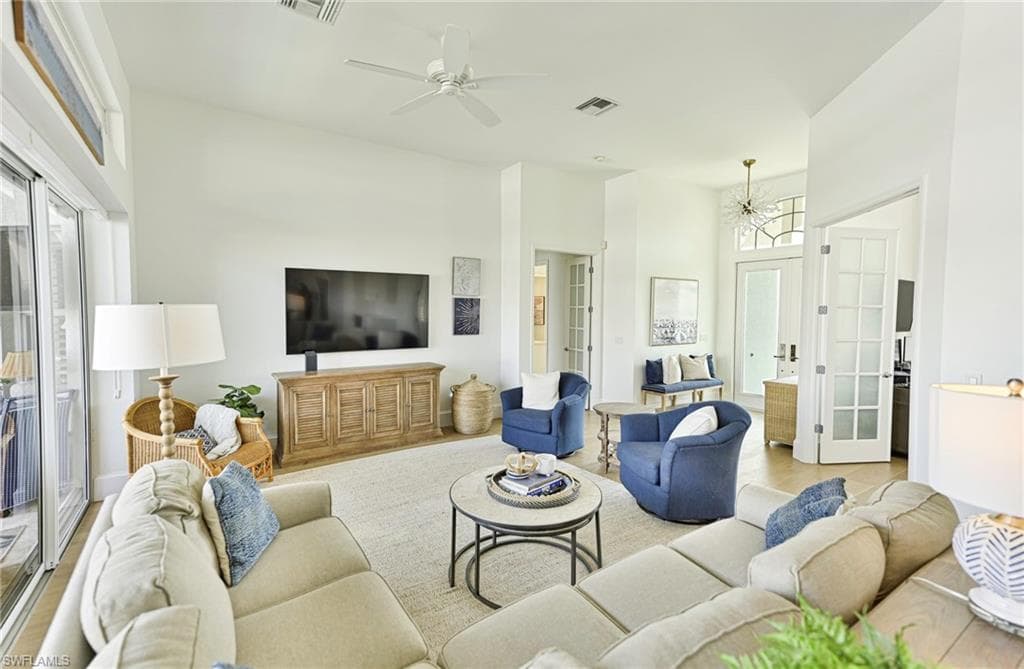 271 Bayview Ave, Naples, FL 34108-7
