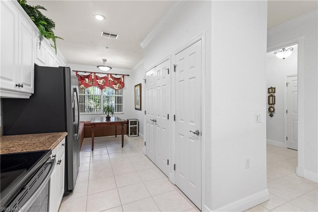 4844 Hampshire Ct 305, Naples, FL 34112-13