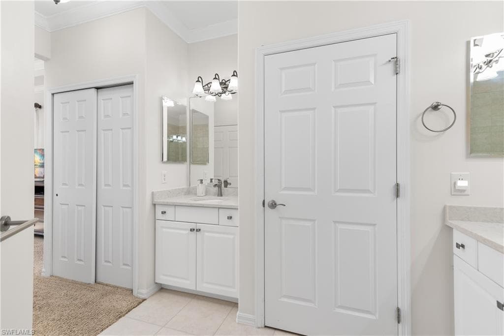 4844 Hampshire Ct 305, Naples, FL 34112-19