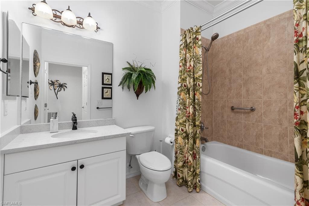 4844 Hampshire Ct 305, Naples, FL 34112-22