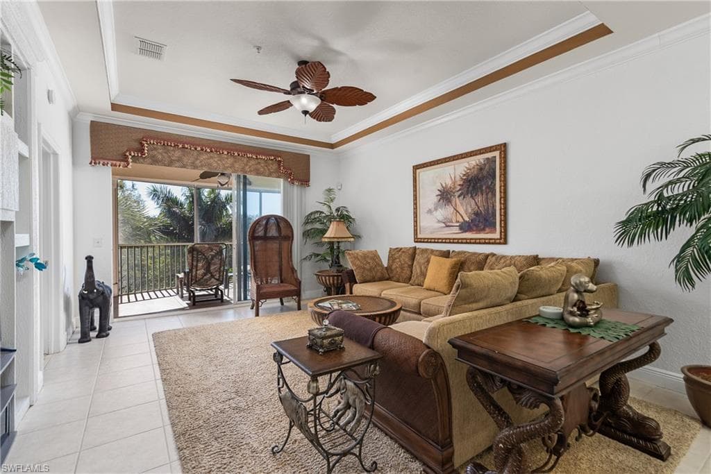 4844 Hampshire Ct 305, Naples, FL 34112-2
