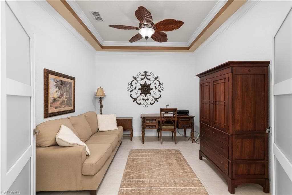 4844 Hampshire Ct 305, Naples, FL 34112-8