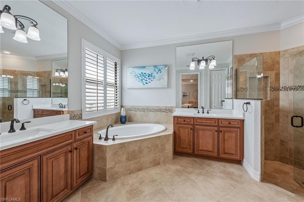 3058 Aviamar Cir, Naples, FL 34114-13
