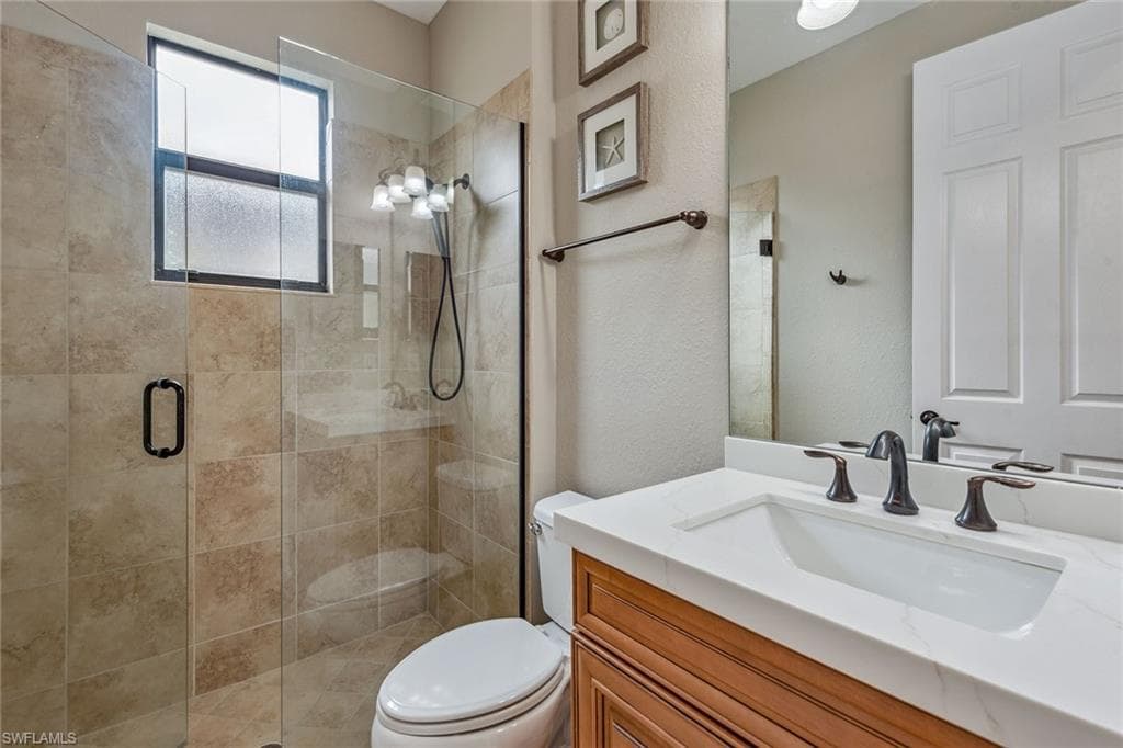 3058 Aviamar Cir, Naples, FL 34114-18