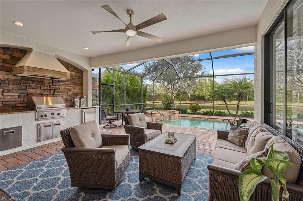 3058 Aviamar Cir, Naples, FL 34114-21