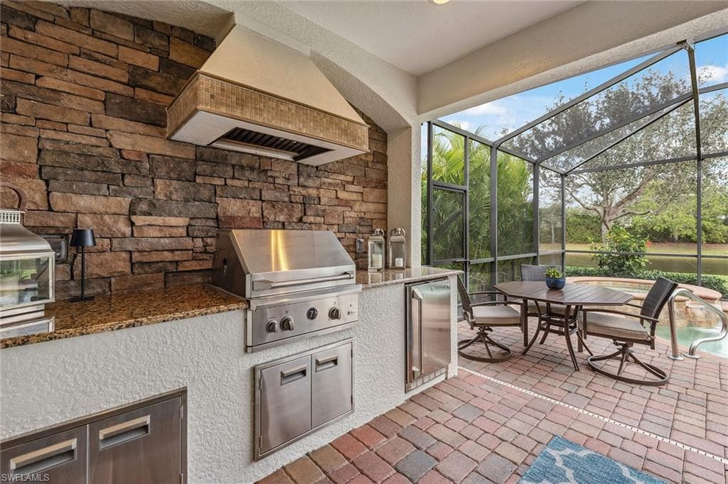 3058 Aviamar Cir, Naples, FL 34114-23