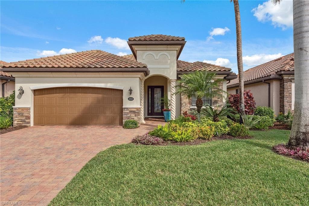 3058 Aviamar Cir, Naples, FL 34114-27