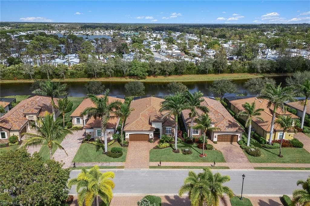 3058 Aviamar Cir, Naples, FL 34114-29