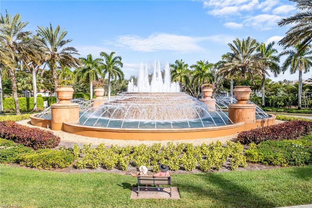 3058 Aviamar Cir, Naples, FL 34114-35