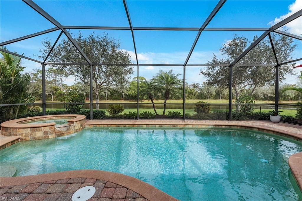 3058 Aviamar Cir, Naples, FL 34114-3