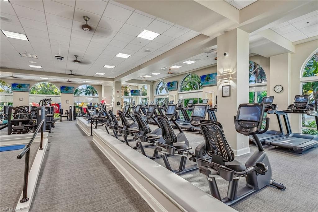 3058 Aviamar Cir, Naples, FL 34114-45