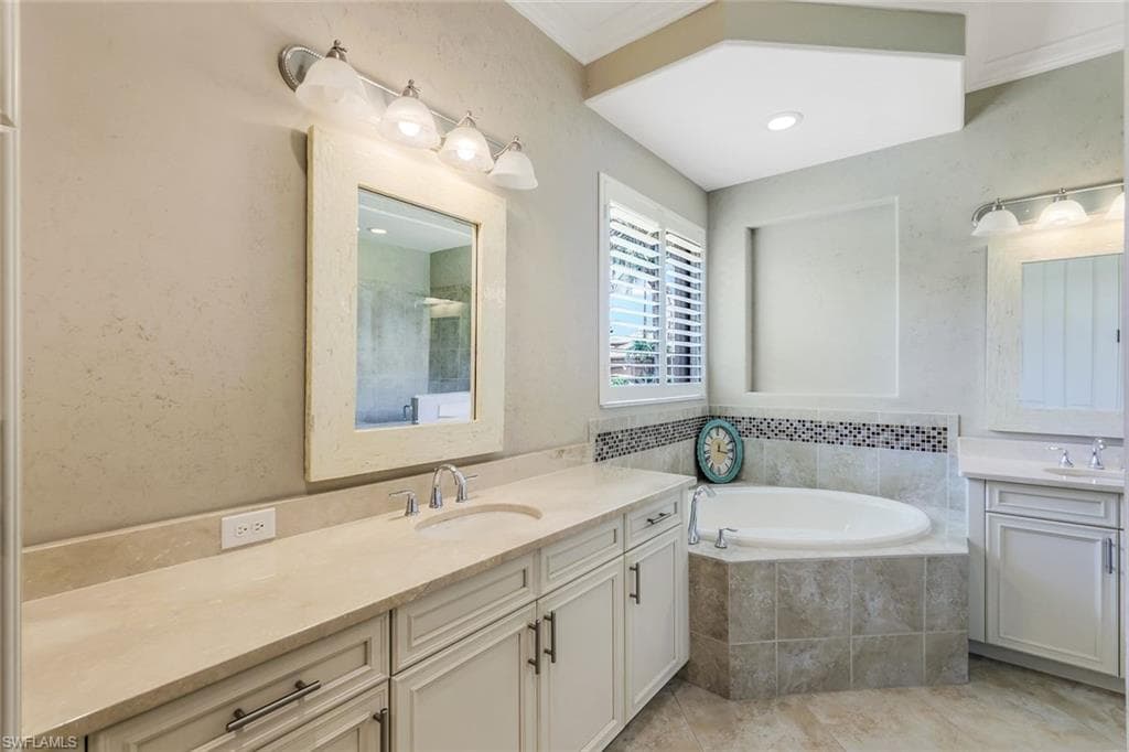 7291 Acorn Way, Naples, FL 34119-14