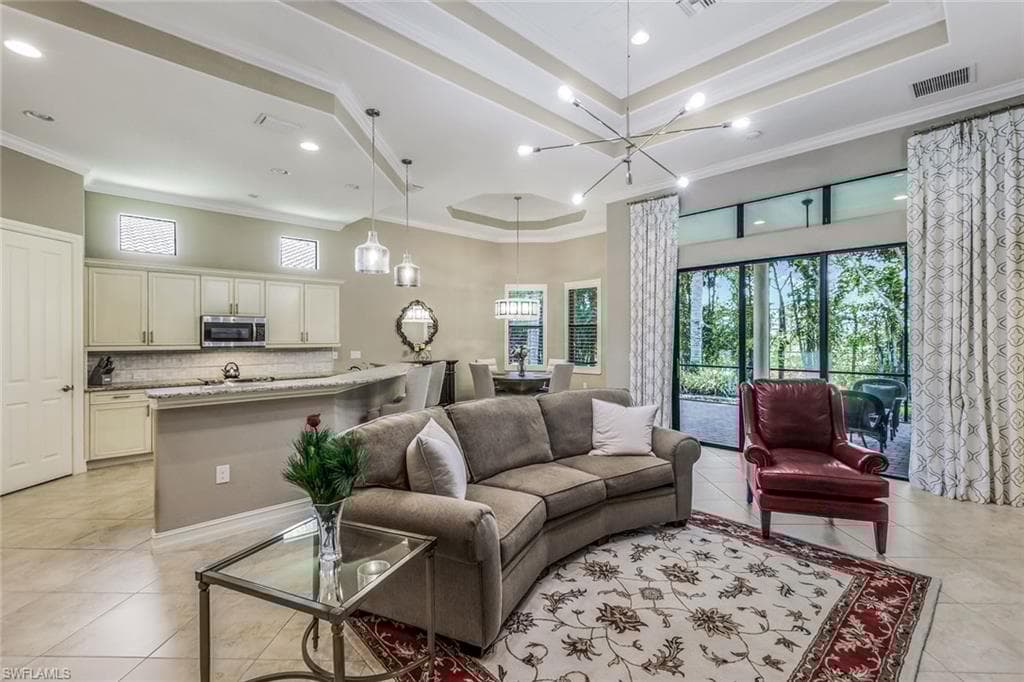 7291 Acorn Way, Naples, FL 34119-3