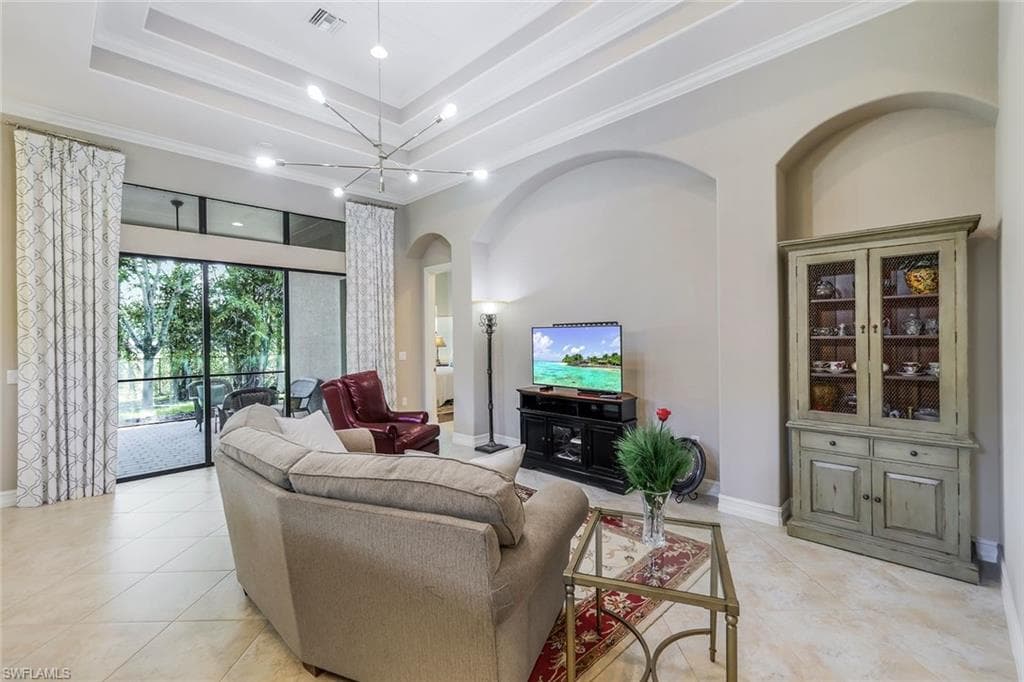 7291 Acorn Way, Naples, FL 34119-4