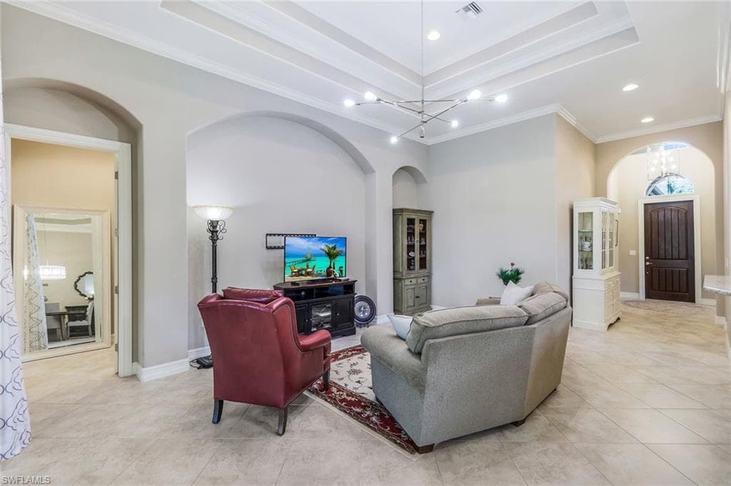 7291 Acorn Way, Naples, FL 34119-5