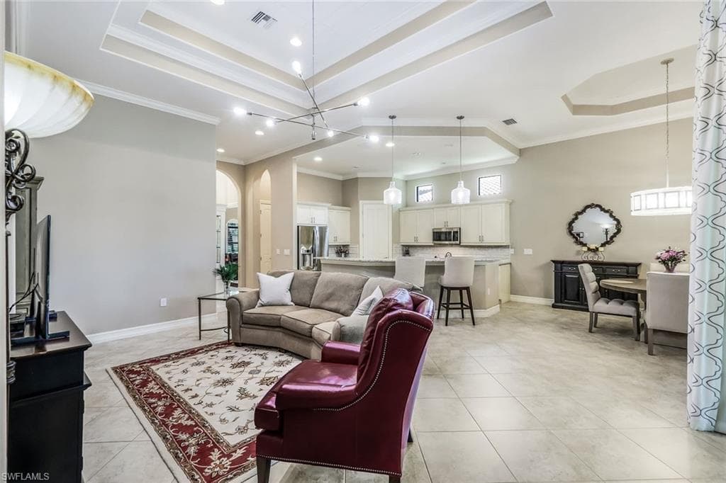 7291 Acorn Way, Naples, FL 34119-6
